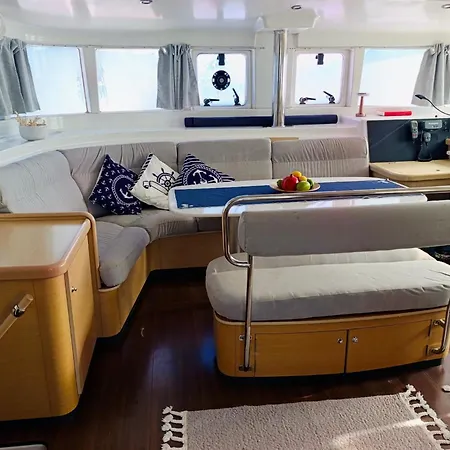 Catamaran Yatch Tour Bådhotel *