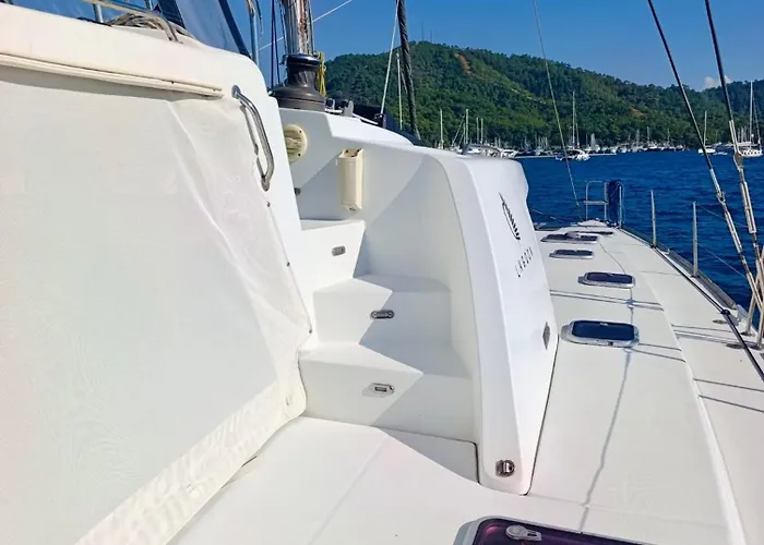 Catamaran Yatch Tour Hotel na wodzie *