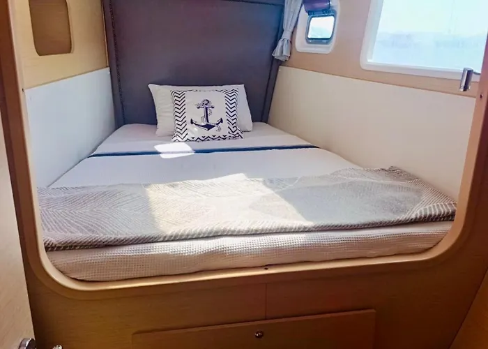 Catamaran Yatch Tour Hotel na wodzie *